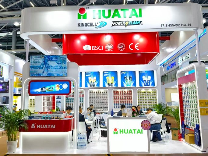 La batterie de Huatai à la 139e foire de Canton